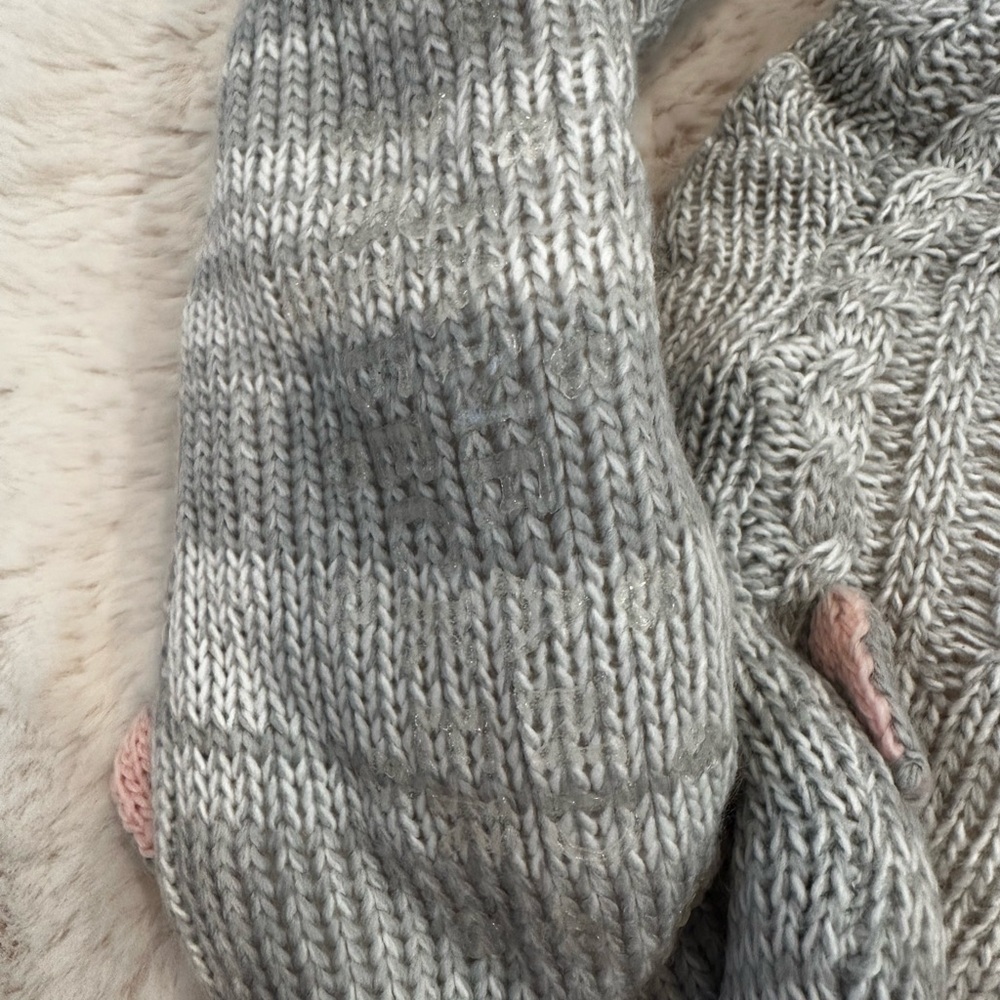 Gray Knit Cat Mittens - Picture 4 of 5